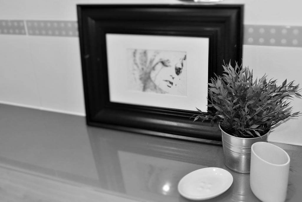 Oyo Approved Serviced Apartments Steam Mill Chester Exteriör bild